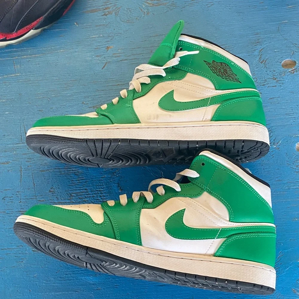 Jordan Green and White Athletic Shoes Air Jordan 1 Mid Nike - Picture 4 of 6